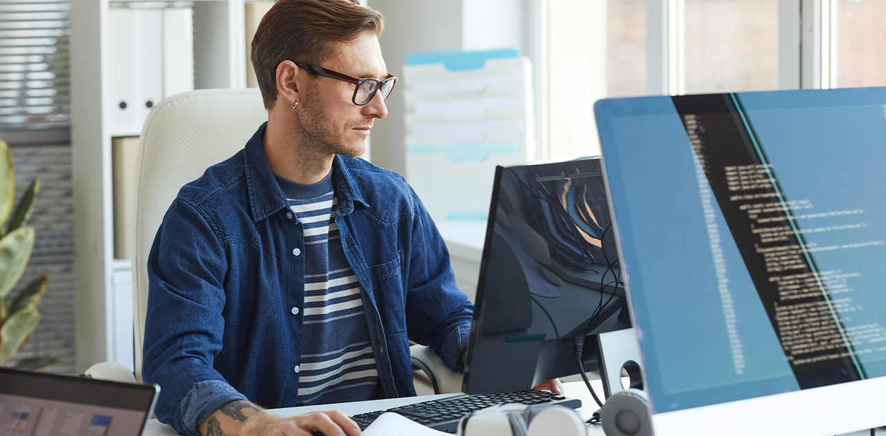 Was macht ein:e Informatiker:in? Was macht ein:e Informatiker:in?